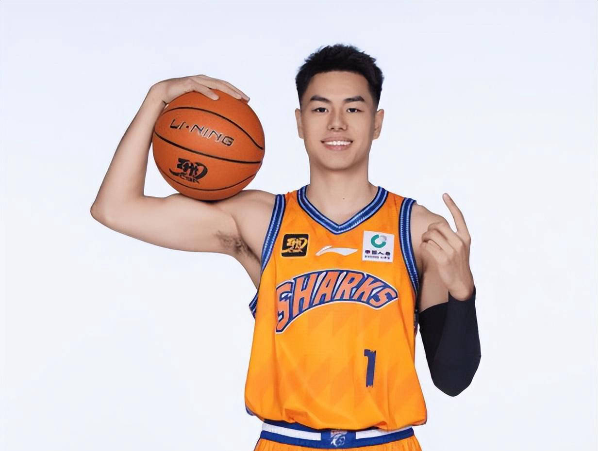 包含年轻球员脱颖而出，将成为未来篮球明星的词条